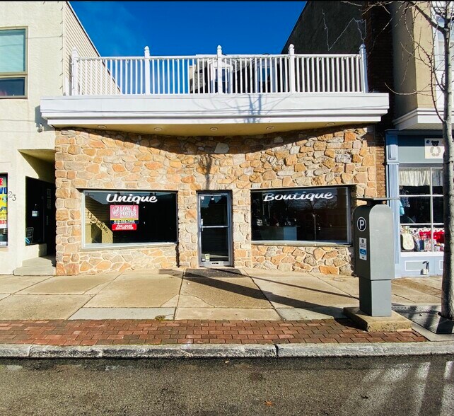 Primary Photo Of 25 E State St, Media Storefront Retail Residential For Lease