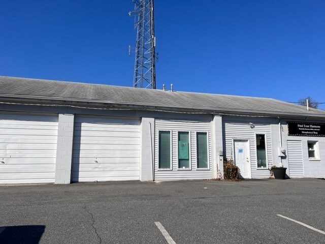 More Photos Of 35 Salem Church Rd, Newark Warehouse For Lease