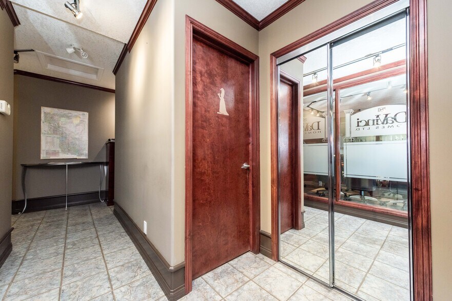 More Photos Of 1912 26A St SW, Calgary Office For Sale