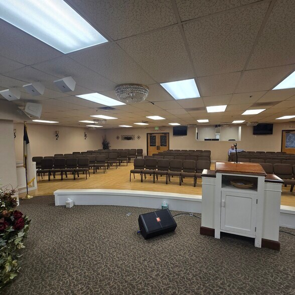More Photos Of 3950 S Redwood Rd, Salt Lake City Freestanding For Sale