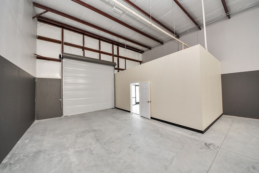 More Photos Of 18011 Cypress Rose Hill Rd, Cypress Unknown For Lease