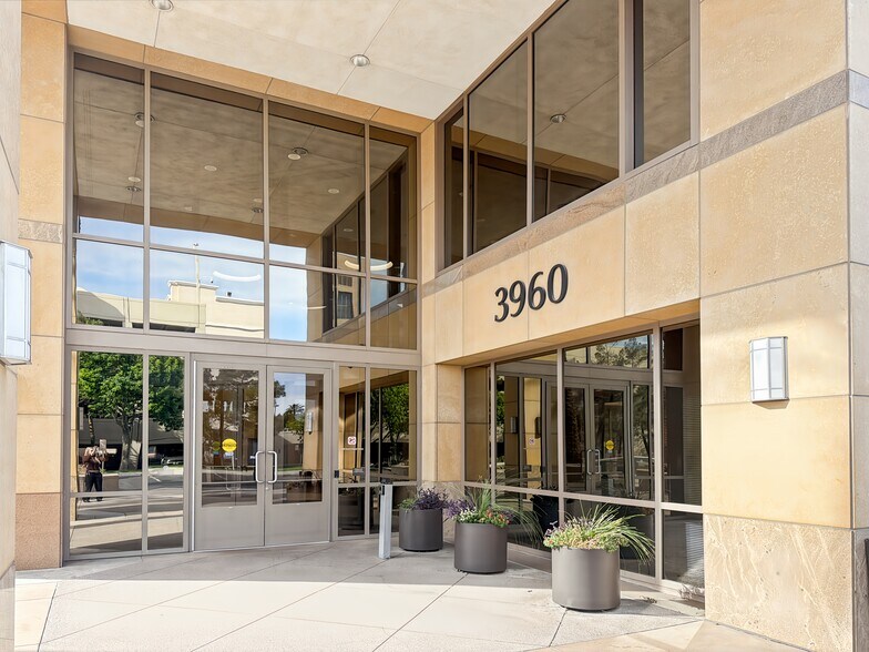 More Photos Of 3960 Howard Hughes Pky, Las Vegas Coworking Space