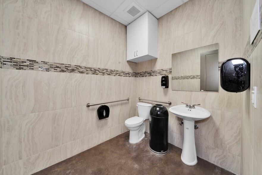 More Photos Of 6061 NE 14th Ave, Fort Lauderdale Medical For Lease