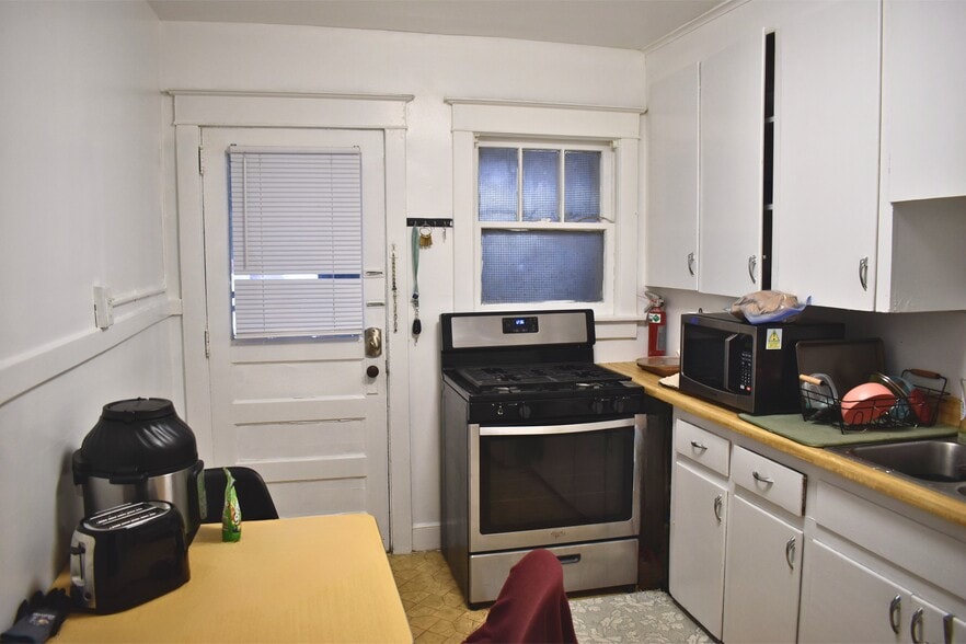 More Photos Of 140 Chapin St, Binghamton Apartments For Sale