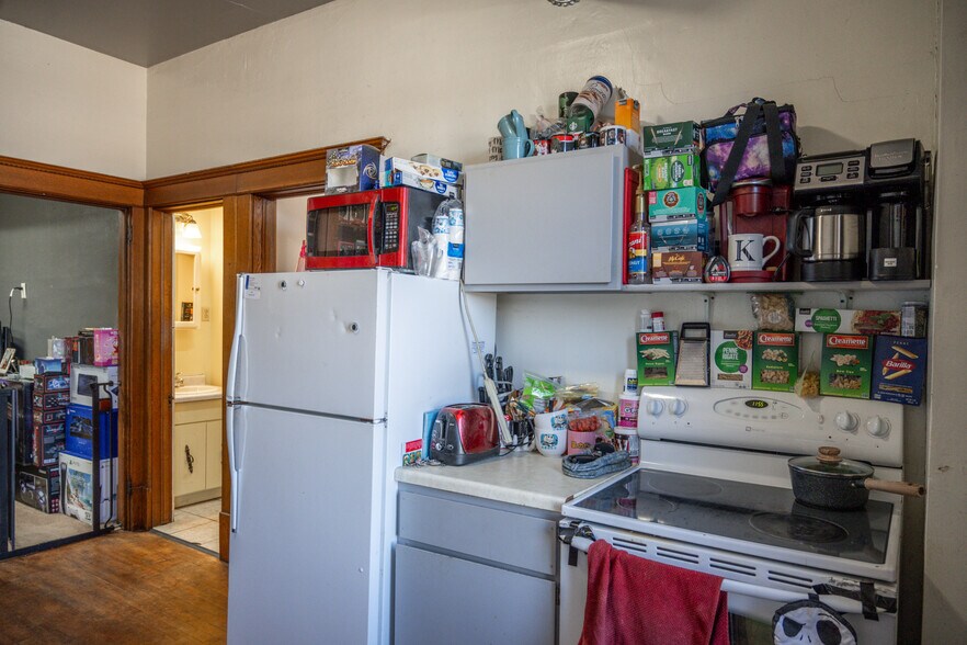 More Photos Of 207 E State St, Mauston Storefront Retail Residential For Sale