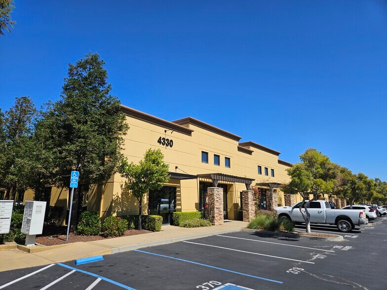 More Photos Of 4328-4330 Redwood Hwy, San Rafael Research And Development For Sale