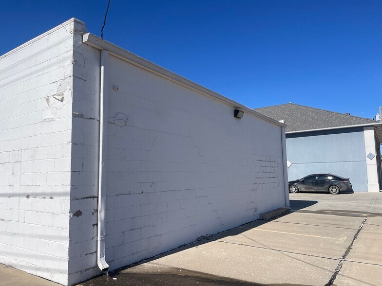 More Photos Of 904 S Air Depot Blvd, Oklahoma City General Retail For Sale