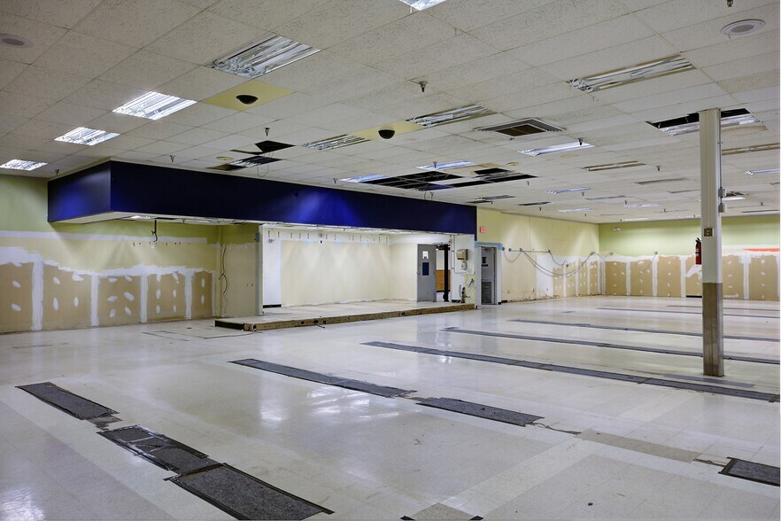 More Photos Of 75-81 Vandenburgh Ave, Troy General Retail For Lease