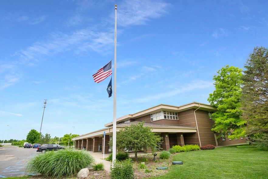 More Photos Of 7953 Adobe Rd, Kalamazoo Office For Sale