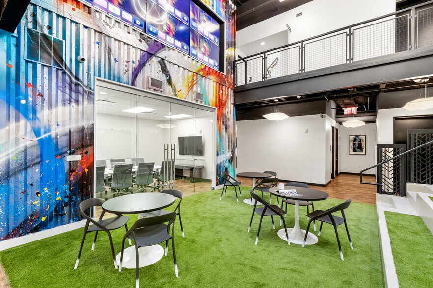 More Photos Of 18409 Intercontinental Crossing Dr, Houston Warehouse For Sale