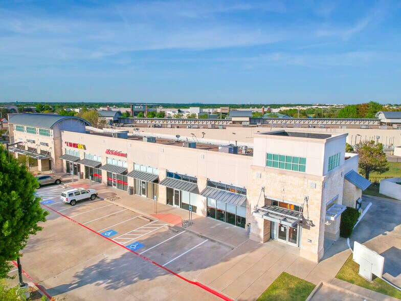More Photos Of 642 Uptown Blvd, Cedar Hill Storefront Retail Office For Lease