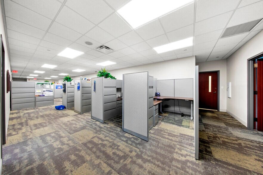 More Photos Of 4747 Progress Ave, Naples Refrigeration Cold Storage For Sale