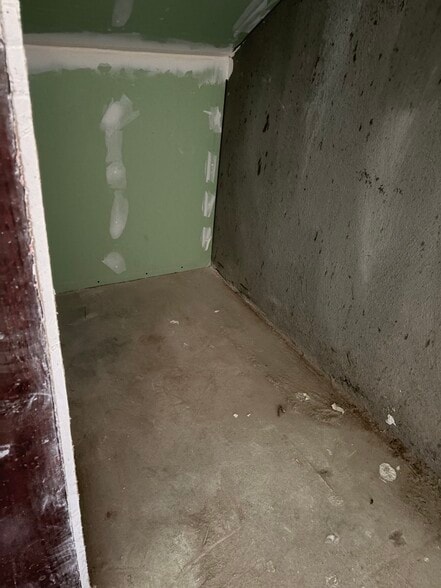 More Photos Of 2799 24th St, San Francisco Storefront For Lease
