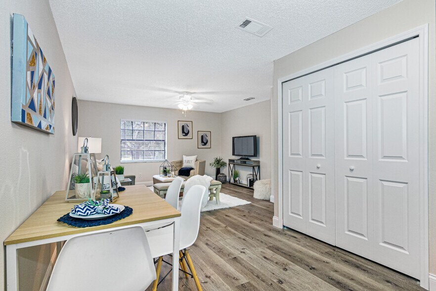 More Photos Of 7802-7806 Colonial Club Ct, Riverview Apartments For Sale