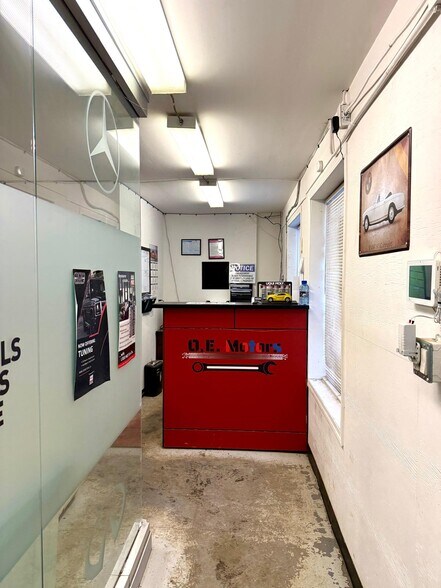 More Photos Of 7611 Sparrow Dr, Leduc Warehouse For Lease