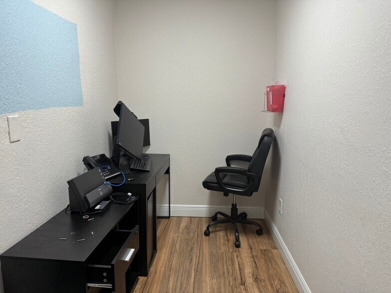 More Photos Of 9611 SW 40th St, Miami Medical For Sale