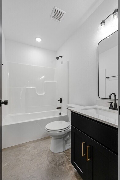 More Photos Of 5600 Spradling Ave, Fort Smith Multifamily For Sale