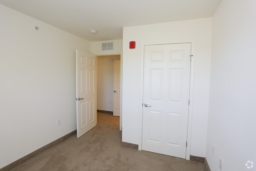 More Photos Of 700 Wincoram Way, Coram Apartments For Lease