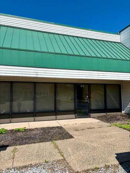 More Photos Of 122 Spring St, Southington Self Storage For Sale
