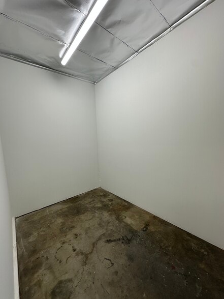 More Photos Of 25824 Springbrook Ave, Santa Clarita Flex For Sale