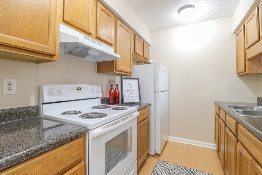 More Photos Of 1005 W Birch Dr, Gulfport Apartments For Sale