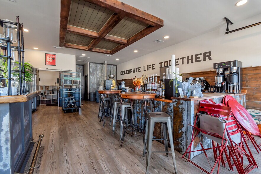 More Photos Of 179 E Moreno St, Buford General Retail For Sale