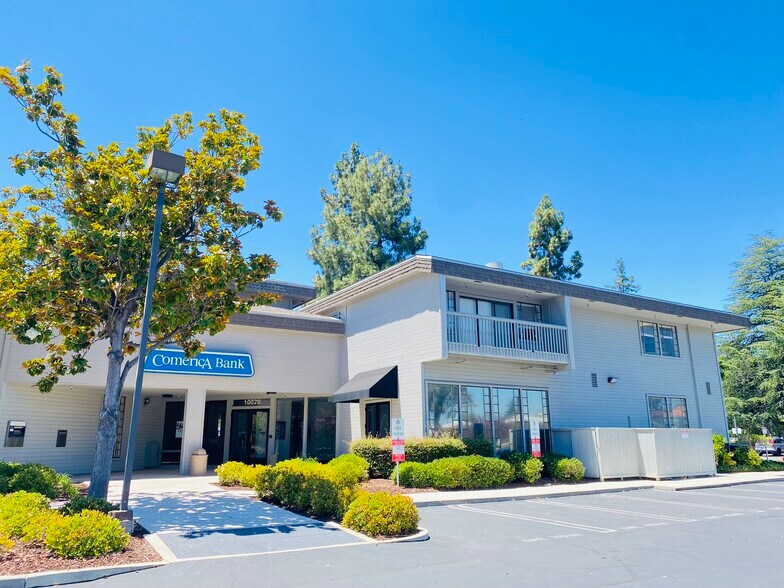 More Photos Of 10020 N De Anza Blvd, Cupertino Loft Creative Space For Lease