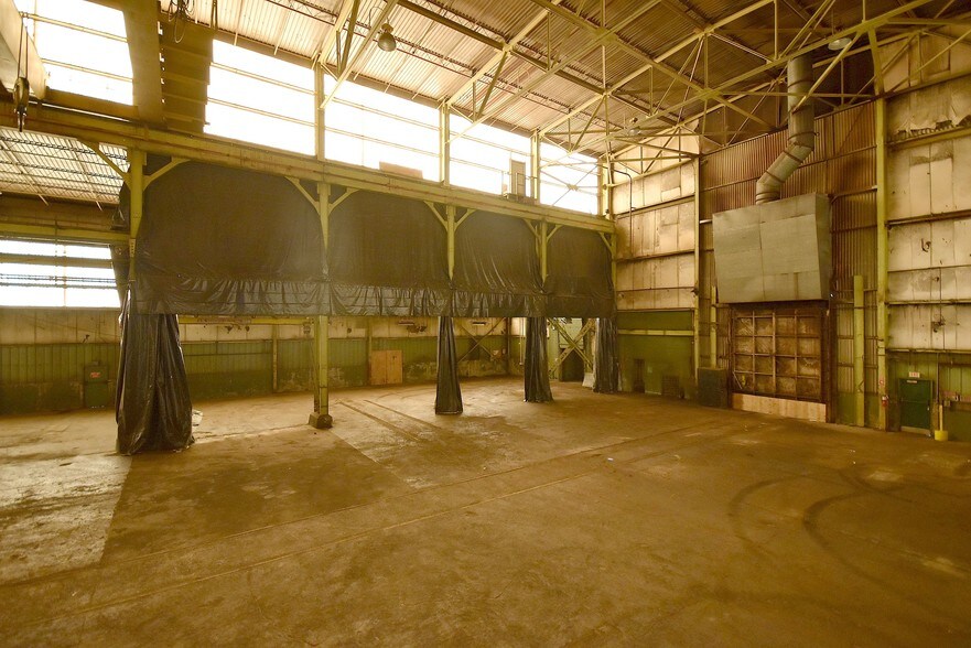 More Photos Of 420 Woodruff Rd, Joliet Warehouse For Lease