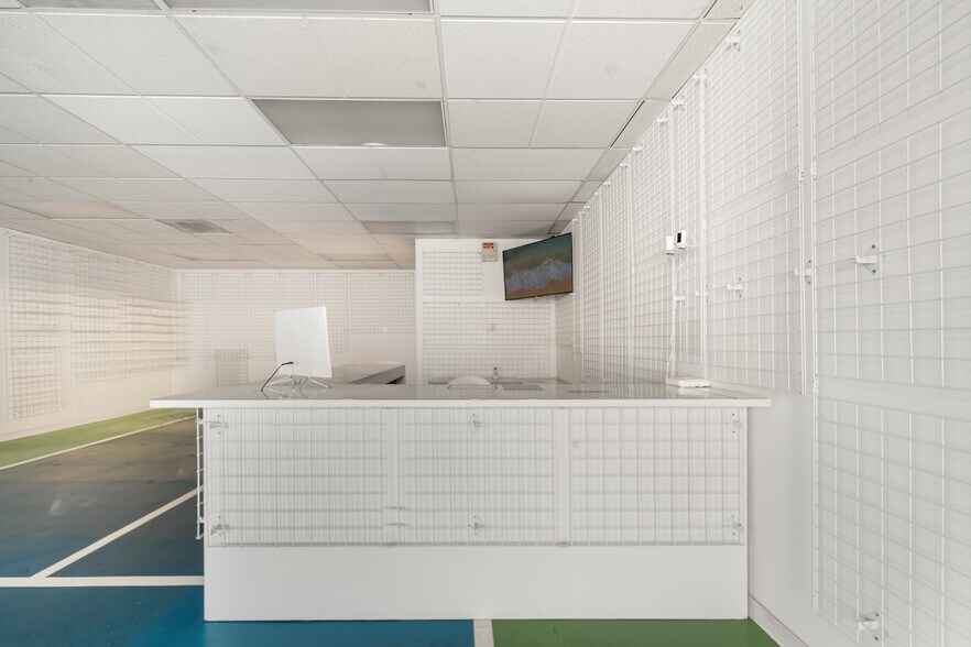 More Photos Of 1847 S Kihei Rd, Kihei Storefront Retail Office For Sale