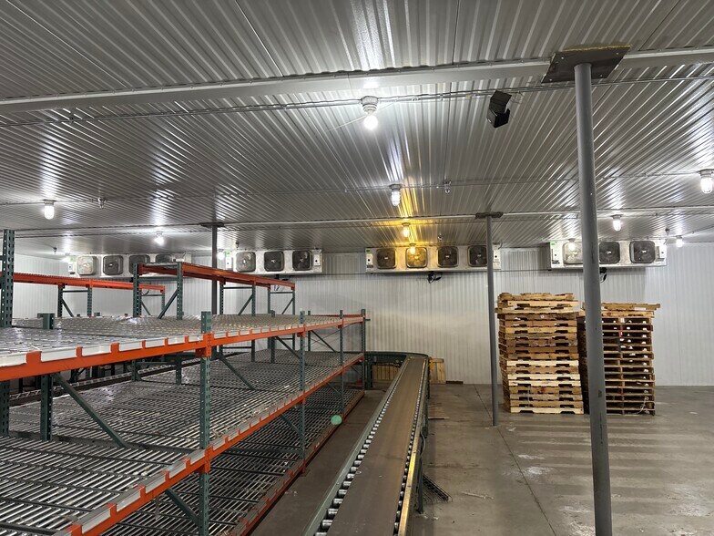 More Photos Of 420 Park Ct, Lino Lakes Manufacturing For Sale