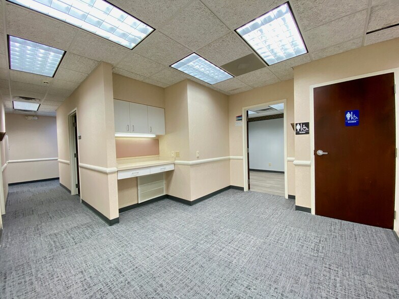 More Photos Of 1107 Statesville Blvd, Salisbury Medical For Lease