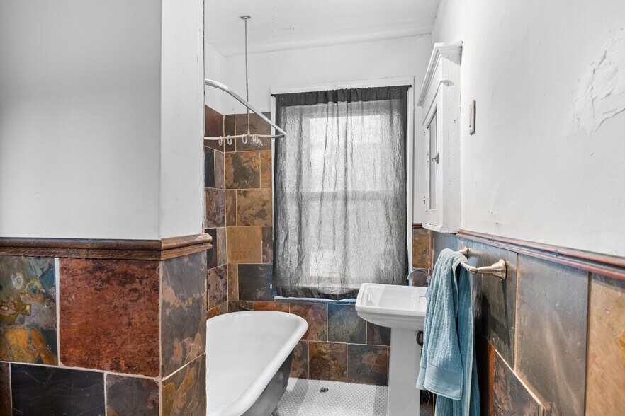 More Photos Of 212-220 Grant St, Buffalo Apartments For Lease