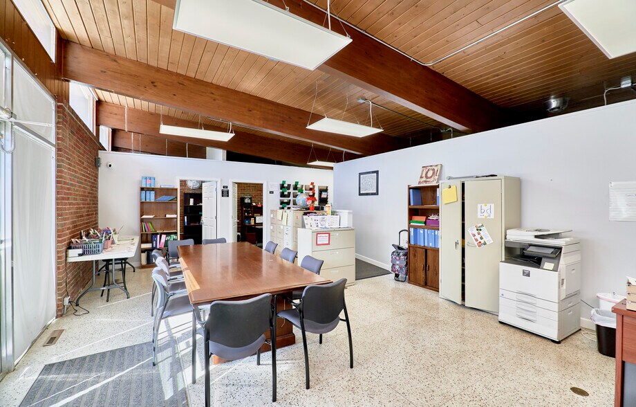 More Photos Of 415 W Main St, Collinsville Medical For Sale