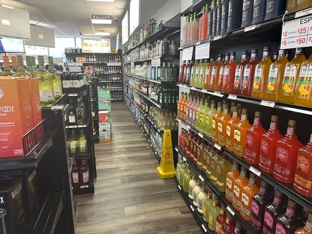 More Photos Of 819 Us-90, Gautier Convenience Store For Lease