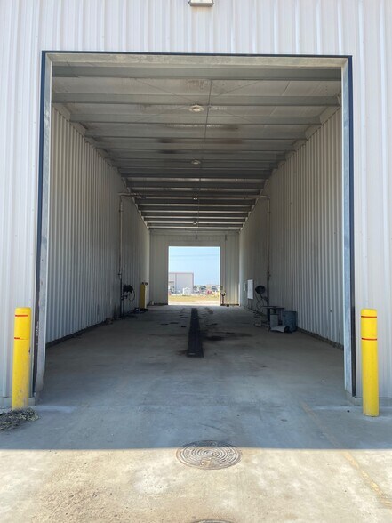 More Photos Of 586 County Road 429, Pleasanton Industrial For Sale