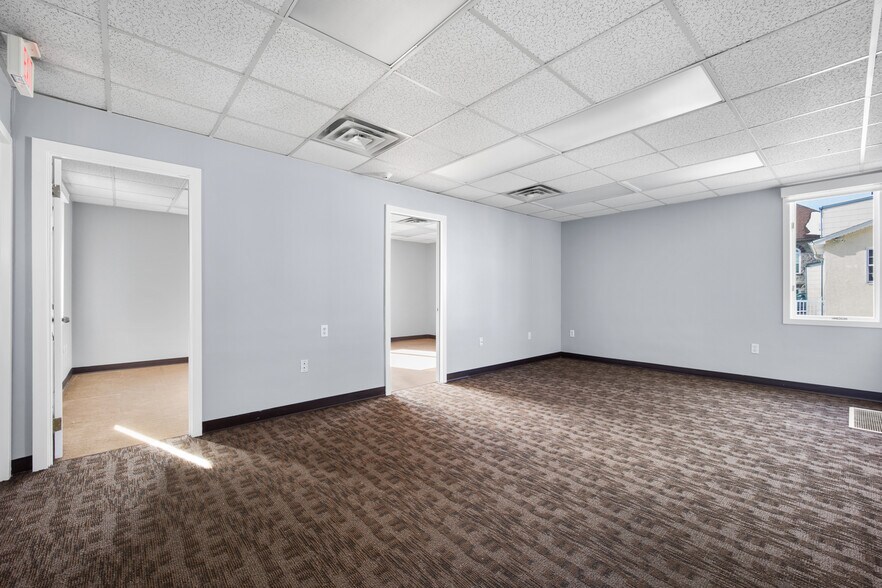 More Photos Of 538 Street Rd, Southampton Office For Lease
