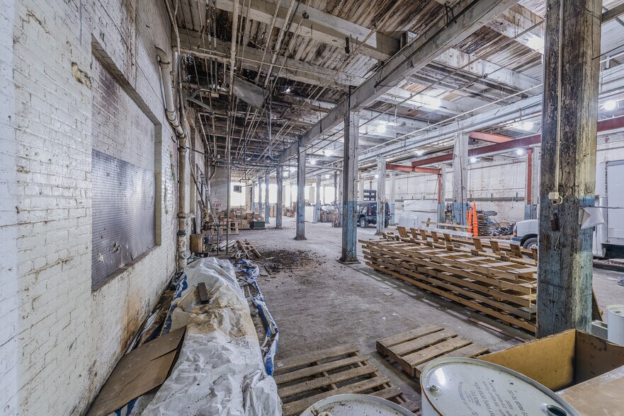 More Photos Of 3155 W 33rd St, Cleveland Warehouse For Sale