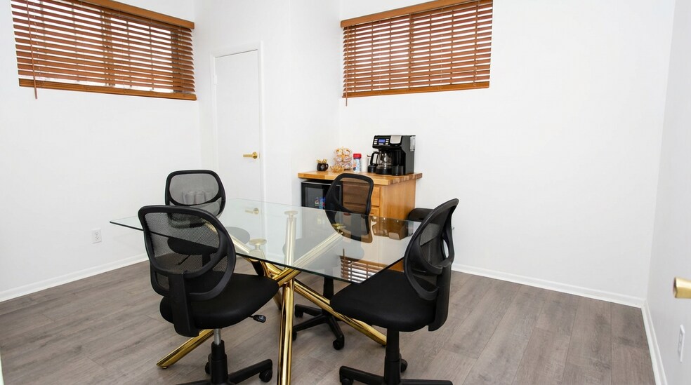 More Photos Of 9504-9510 S Hamilton Ave, Chicago Medical For Lease