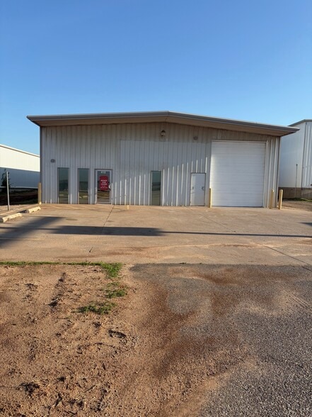 More Photos Of 410 S Eagle Ln, Oklahoma City Manufacturing For Lease