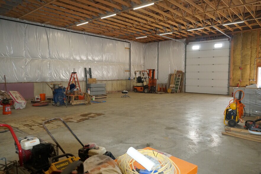 More Photos Of 160 Middleboro Ave, East Taunton Warehouse For Lease