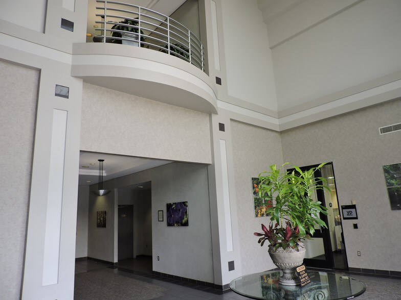 More Photos Of 5400 Riverside Dr, Macon-Bibb Office For Lease