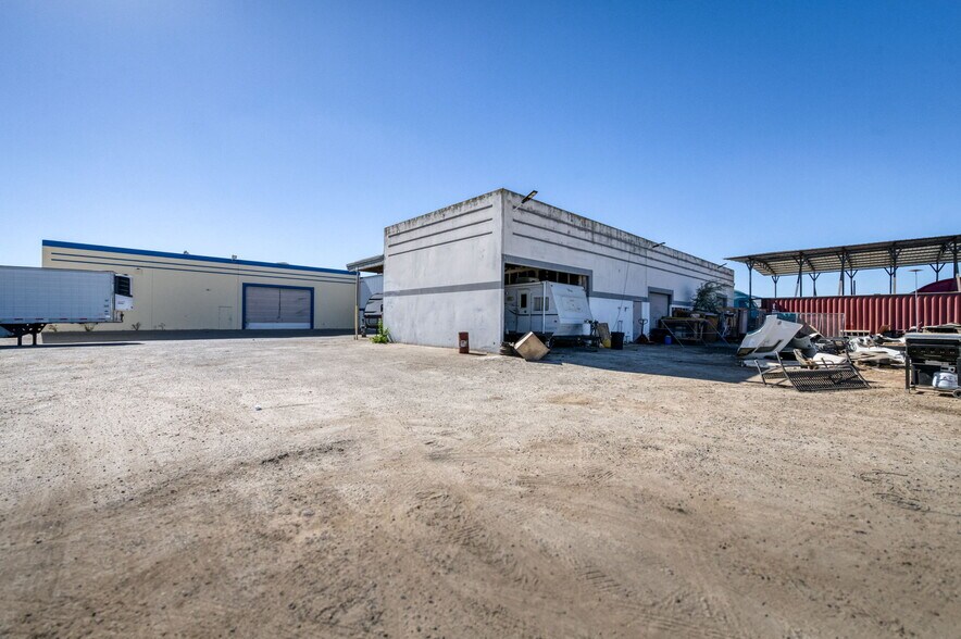 More Photos Of 5333 N Cornelia Ave, Fresno Warehouse For Sale