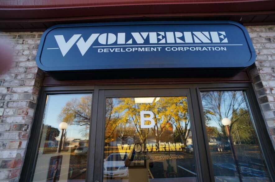 More Photos Of 1350 E Lake Lansing Rd, East Lansing Medical For Lease