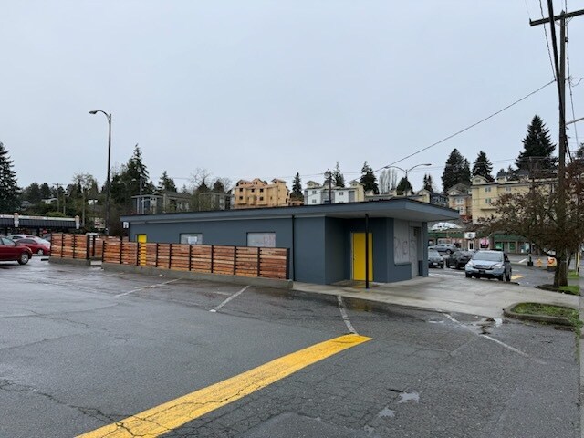 More Photos Of 1809 120th St, Seattle Freestanding For Lease