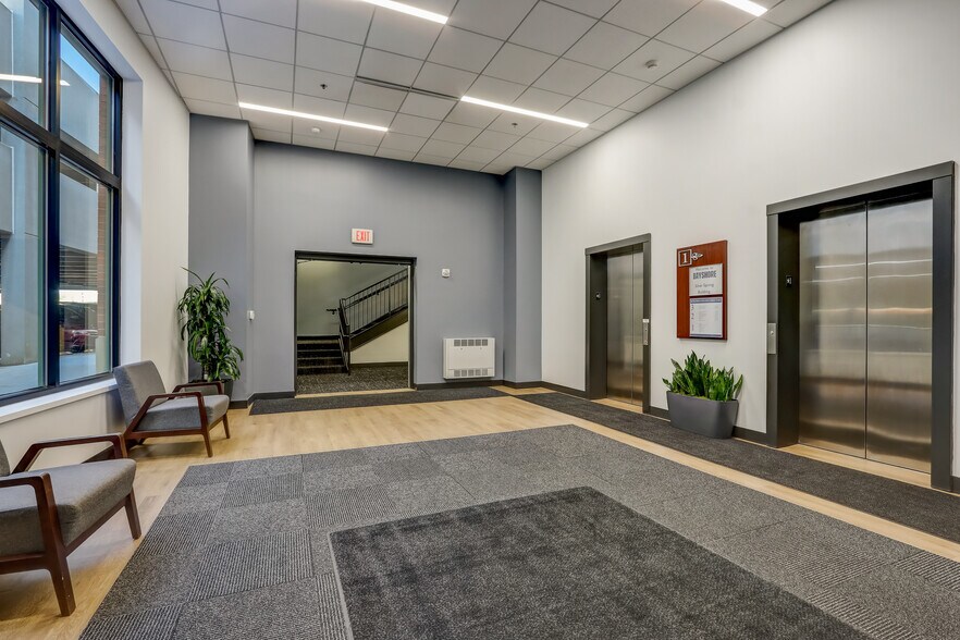 More Photos Of 500 W Silver Spring Dr, Glendale Coworking Space