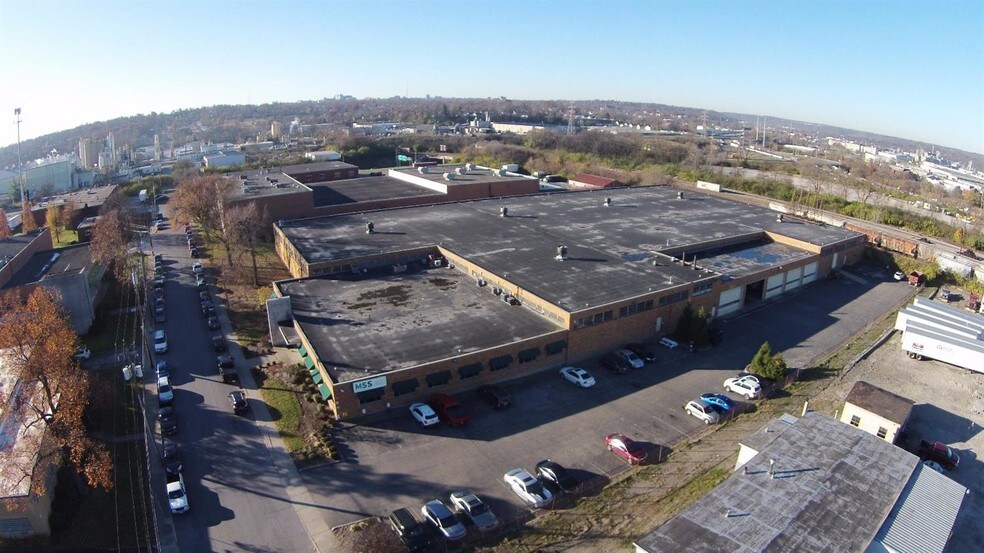 More Photos Of 4921 Para Dr, Cincinnati Warehouse For Lease