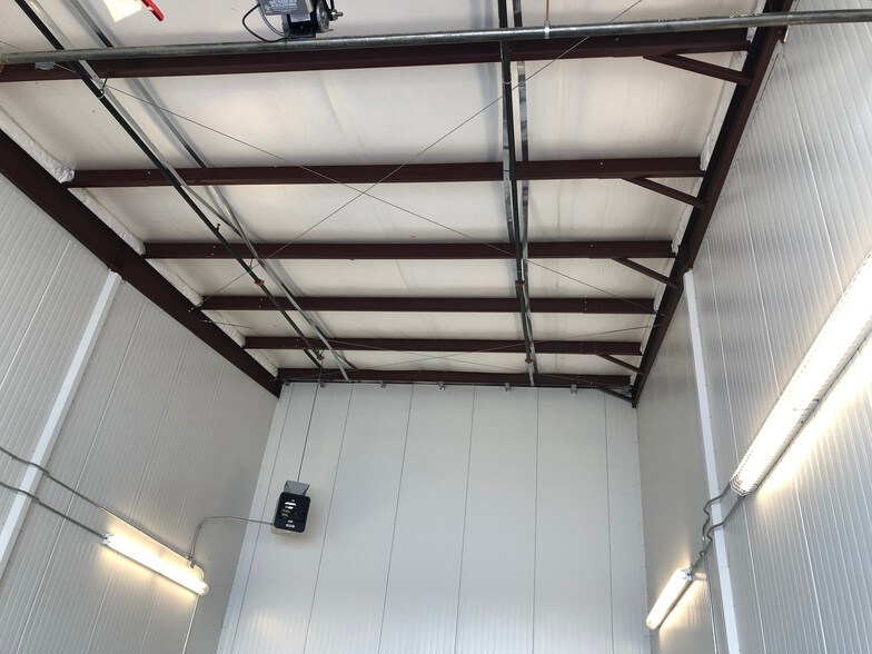 More Photos Of 3656 Stagecoach Rd, Longmont Warehouse For Sale