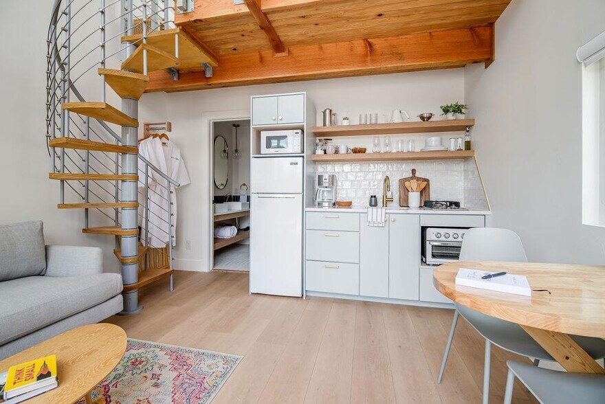 More Photos Of 1956 Loudon Rd, Fredericksburg Hotel For Sale