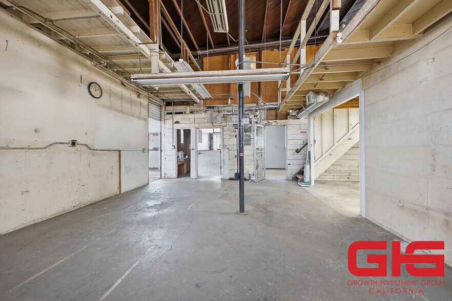 More Photos Of 2020 S Mesa St, San Pedro Industrial For Sale