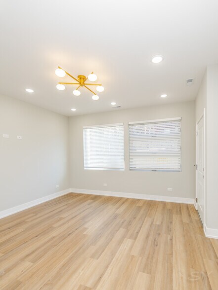 More Photos Of 6220 S King Dr, Chicago Multifamily For Sale